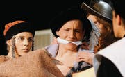Tapfer bleiben: Schultheater am nichtstaatlichen Gymnasium Friedberg in Gossau, das Kürzungen des Staatsbeitrags hinnehmen müsste. (Bild: Coralie Wenger)