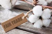 Für den gemeinsamen Einsatz in einer Gemeinde zur Förderung von Produkten aus fairem Handel wird das «Fair Trade Town»-Label verliehen. (Bild: archiv)