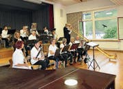 Zum Abschluss ihrer Ausbildungszeit haben die Musikantinnen und Musikanten am Sonntag ein Konzert gespielt. (Bild: zVg)