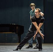 Christian Spuck bei der Arbeit zu seiner Choreografie «Der Sandmann». (Bild: Carlos Quezada)