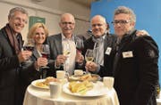 Das Projekt Kulturzentrum Presswerk ist auf guten Wegen: Der Verwaltungsrat mit Markus Schulz (Recht/Verträge), Carmen Lüthy (Musikschule), Bruno Glanzmann (Projektleitung) Rolf Städler (VR-Präsident/Finanzen) und Daniel Eugster (Bau). Auf dem Bild fehlt Cyrill Stadler (Medien/Events). (Bild: Max Eichenberger)