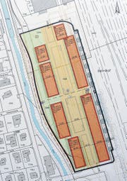 Die sieben Baukörper zwischen den Bahngleisen und dem Giessen sowie den Verlängerungen der Wiedenstrasse und der Kornstrasse bilden die Wohnüberbauung «Rheincity». (Bild: Heini Schwendener)