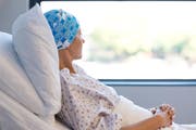 Eine übliche Standardchemotherapie bei Brustkrebs ist oft zweiteilig: zwei verschiedene Therapien, die nacheinander je rund drei Monate dauern. (Bild: Getty)