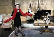 Schloss Girsberg: Michaela Bauer und Frédéric Bolli singen und spielen im «Haus voller Geschichten». (Bild: Dieter Langhart)