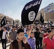 Vom IS organisierte Demonstration für das Kalifat in der nordirakischen Stadt Mossul. (Bild: ap)