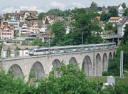 Der Voralpen-Express, Paradezug der Schweizerischen Südostbahn (SOB), verkehrt zwischen St. Gallen und Luzern. (Bild: Michel Canonica)