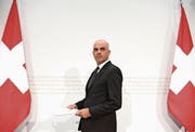 Nach der Niederlage bei der Rentenreform muss sich Innenminister Alain Berset wieder aufraffen. (Bild: Peter Schneider/Keystone (Bern, 24. September 2017))