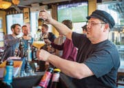 Spannende Biere aus dem Thurgau gibt es im «Peggy’s» zu degustieren. (Bild: Donato Caspari)