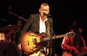 Philipp Fankhauser und seine Band verstanden es, ein Konzert darzubieten, das massentauglich war, ohne Mainstream zu sein. (Bild: Christof Lampart)