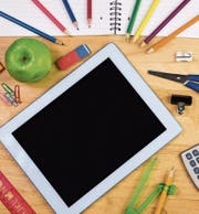 Ein handlicher Computer: Das Tablet wird die Lernenden bald durch die ganze Schulzeit begleiten. (Bild: Fotolia)