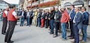 «So tönt’s bi üüs» lautete das Motto des spontanen Zäuerlikurses auf dem Dorfplatz in Urnäsch. (Bild: Andy Lehmann)
