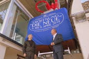 Roland Bartholet (rechts) und Daniel Lüchinger freuen sich über das Ostschweizer Gemeinschaftswerk (Bild: Reinhold Meier)