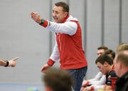 Kreuzlingens Trainer Andi Dittert steht mit seiner Mannschaft unter Erfolgsdruck. (Bild: Mario Gaccioli (Kreuzlingen, 3. Dezember 2016))