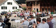 Der Musikverein Brass Band Schlattingen mit dem Dirigenten Markus Sauter. (Bild: Thomas Brack)