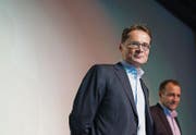 Interessenkonflikte sind programmiert: Mit Roger Köppel sitzt künftig ein Chefredaktor am SVP-Fraktionstisch. (Bild: ky/Dominic Steinmann)