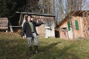 Peter Helfenberger auf seinem Land in Wuppenau. (Bild: Simon Dudle)