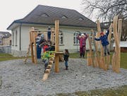 Kinder vergnügen sich auf der «Spielhalle»-Anlage. (Bild: pd)