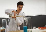 Eric Vonlanthen faszinierte mit seiner Chemieshow. (Bild: PD)