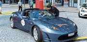 Gemeindevizepräsidentin Regula Ammann-Höhener übergab allen Teams ein Geschenk. (Bild: PAG)