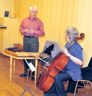 Koni und Hedi Menet sprachen und spielten im Zwinglisaal. (Bild: can.)