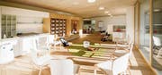Moderne, helle und lichtdurchflutete Räume prägen die neue Kindertagesstätte in Schaan. (Bild: PD)