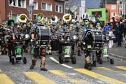 Die Guggenmusiken unterhielten am Gamser Umzug musikalisch die Zuschauer mit ihren Klängen. (Bild: Elke Schwizer)