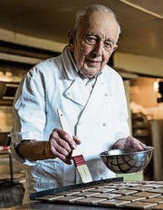 Hansueli Berger hilft mit 84 Jahren immer noch im Familienbetrieb mit. (Bild: Mareycke Frehner)
