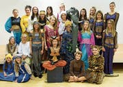Das Ensemble des Kindertheaters Floh in ihren Aladin-Kostümen. (Bild: PD)