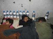 Im Gefängnis auf Patmos bekamen die Flüchtlinge nur Wasser. (Bild: zVg)