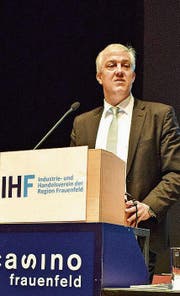 Oliver Vietze führt als IHF-Präsident durch die Generalversammlung im Casino. (Bild: Samuel Koch)