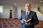 Imam Rehan Neziri hat für die Verweigerung des Schwimmunterrichts kein Verständnis. (Bild: Nana da Carmo)