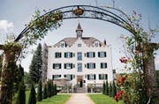 Schloss Liebburg: Wo einstmals der Bischof von Konstanz residierte, leben heute Heinrich und Bruna Kolb und vier weitere Parteien. (Bilder: Urs Jaudas)