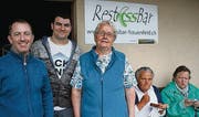 Präsident Urs Geser, Eduard Muaremi und Elsbeth Künzler. (Bild: Hugo Berger)