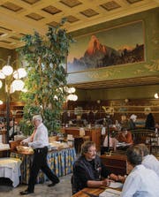 Blick in das alte «Buffet de la Gare» in Lausanne. (Bild: Jean-Christophe Bott/KEY (Lausanne, 2. Dezember 2015))