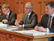Bauherr Stefan Sutter wehrt sich erfolgreich gegen einige Anträge im Rahmen der Beratungen. (Bild: Roger Fuchs)