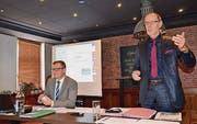 Der Geschäftsführer der Wipa, Thomas Wipf (l.), und Verwaltungsratspräsident Armin Eugster an der Generalversammlung. (Bild: Philipp Haag)