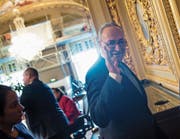 Oppositionschef Chuck Schumer erklärte gestern in Washington die Kompromissbereitschaft seiner Demokraten. (Bild: Brendan Smialowski/AFP)