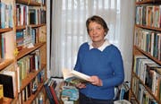 Elisabeth Brügger in ihrem liebevoll gestalteten Secondhand-Buchladen im Sulger Oberdorf. (Bild: Tobias Bolli)