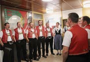 Der Jodelchor Heimetfreud lockerte die FDP-Veranstaltung musikalisch auf. (Bild: Martin Knoepfel)
