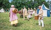 Spielleute mit ihren Instrumenten auf dem Weg zum Mittelaltermarkt. (Bilder: Thi My Lien Nguyen)