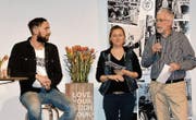 Autor David Togni (links) vom Modelabel «Love your neighbour» referierte in der evangelisch-methodistischen Kirche in Sevelen. (Bild: PD)
