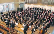 Zum krönenden Abschluss eine prächtige Gesamtleistung aller Mitwirkenden bei der «Erntefeier»-Aufführung in der evangelischen Kirche Heiden. (Bild: fo)