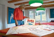 Hans Krensler nimmt in seinen Plakaten aktuelle und politisch brisante Themen auf. (Bild: ker)