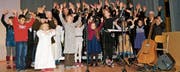 Sennwalder Kinder frohlocken beim Weihnachts-Musical mit Sängerinnen und Sängern des Kirchenchors Sennwald und des gemischten Chors Salez-Haag. (Bild: Heidy Beyeler)