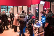Vor dem Auftritt wurden alle Besucher kontrolliert. (Bild: ENNIO LEANZA (KEYSTONE))