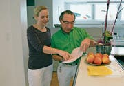 Claudia Muntwiler und Teddy Kaufmann ergänzen sich ideal. (Bild: KER)