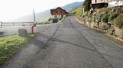 Die Büelstrasse soll von 3.0 auf 3.7 Meter verbreitert werden. (Bild: PD)