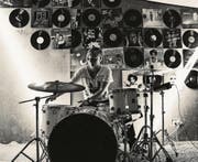 Der Romanshorner Carlo Ribaux hat sich seinen Traum in den USA verwirklicht, wo er als Drummer arbeitet. (Bild: pd/Debra Mahija)