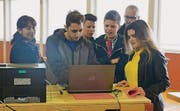 Beim Workshop des AZL Goldach konnten die Jugendlichen ihren Wissensstand über Logistik prüfen. (Bild: Jan Hoefliger)