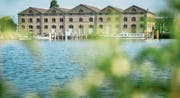 Ein schwieriges Objekt: Das riesige Lagerhaus direkt am Romanshorner Hafen. (Bild: Reto Martin)